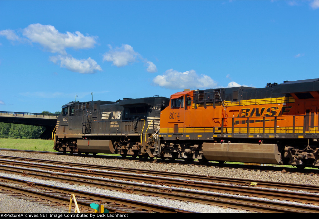 NS 4073 and BNSF 8014
